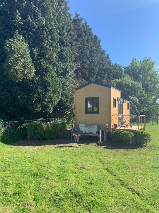 Joly Tiny House Hotel โอเวอไรเซอ ภายนอก รูปภาพ