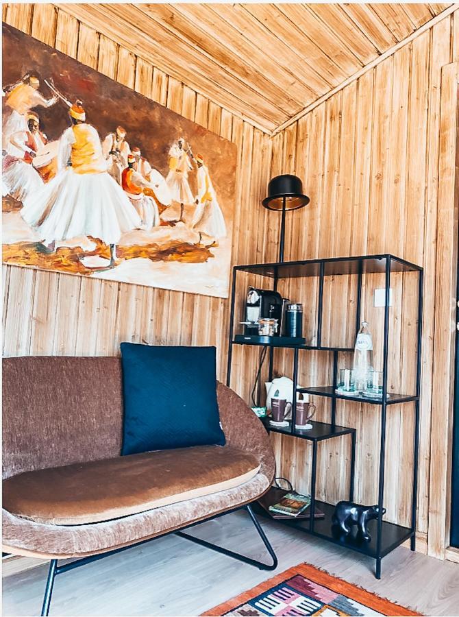 Joly Tiny House Hotel โอเวอไรเซอ ภายนอก รูปภาพ