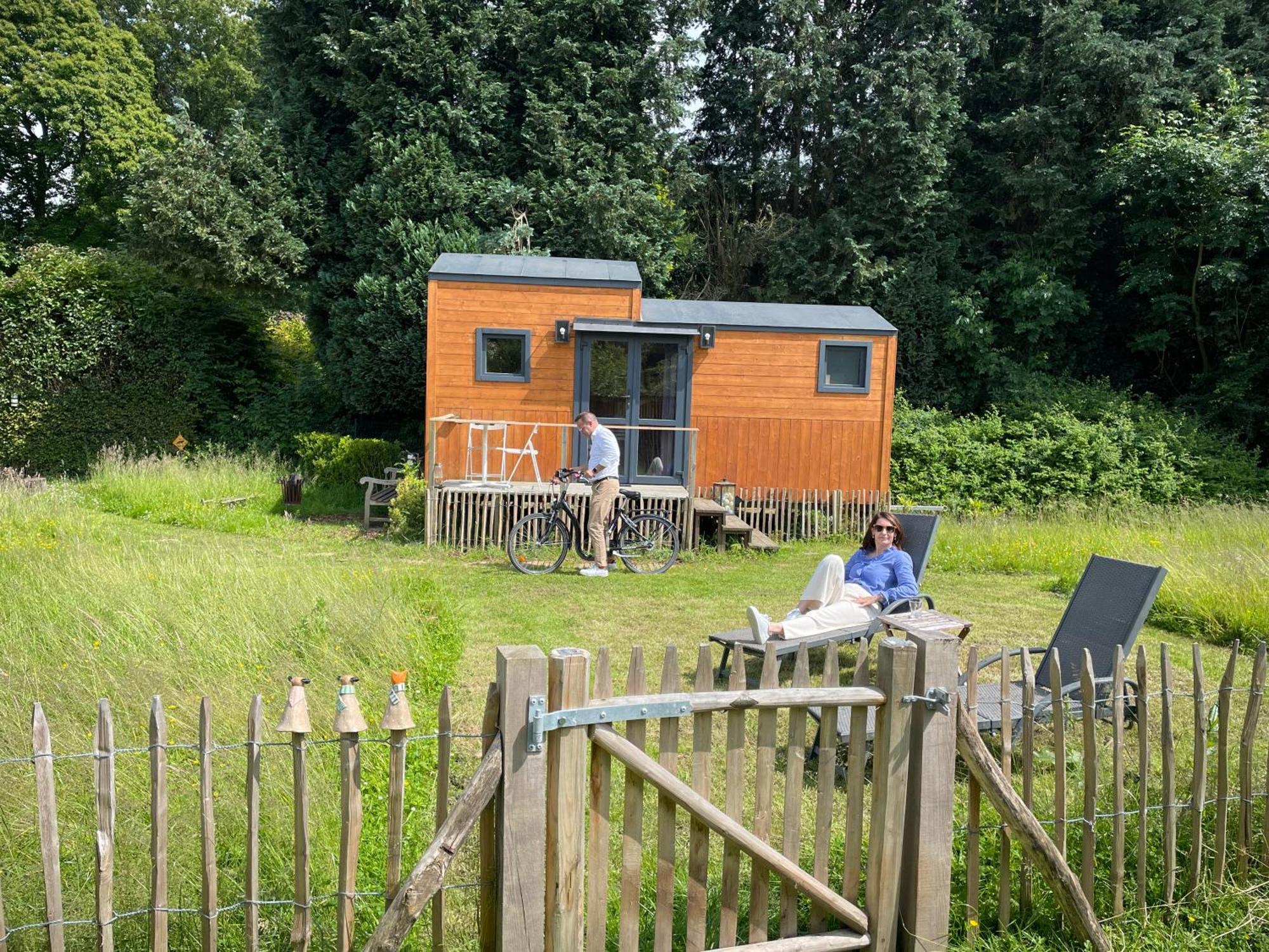 Joly Tiny House Hotel โอเวอไรเซอ ภายนอก รูปภาพ